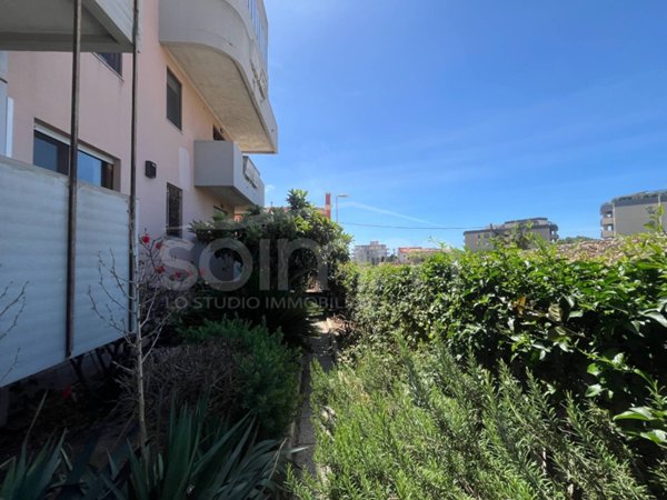appartamento in vendita a Cagliari in zona Bonaria