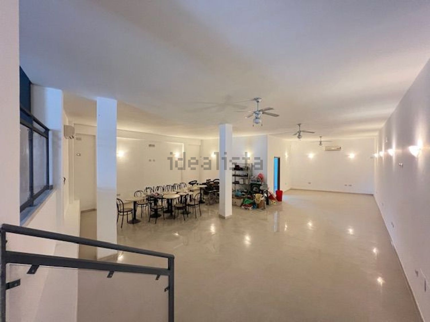 locale commerciale in vendita a Cagliari