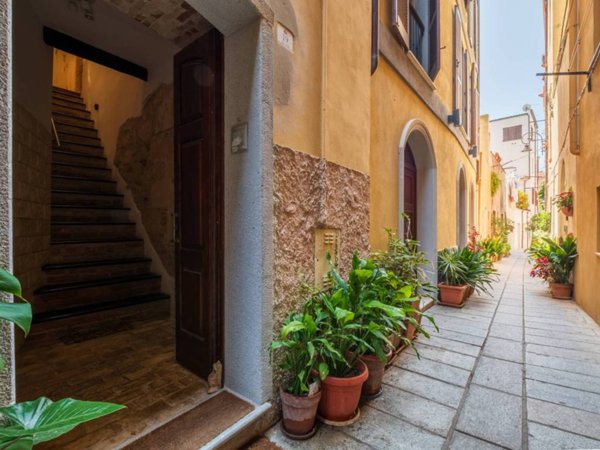 appartamento in vendita a Cagliari in zona Castello