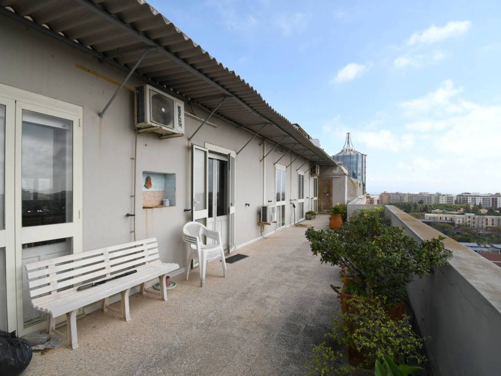 appartamento in vendita a Cagliari in zona Genneruxi
