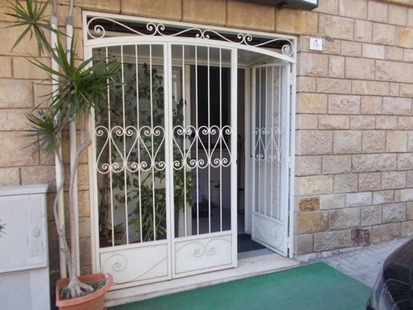 negozio in vendita a Cagliari in zona La Vega