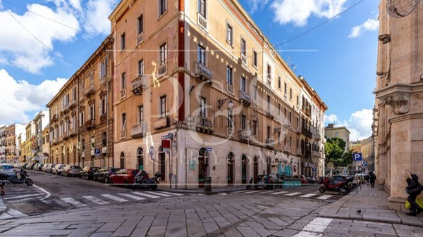 locale commerciale in vendita a Cagliari in zona Marina
