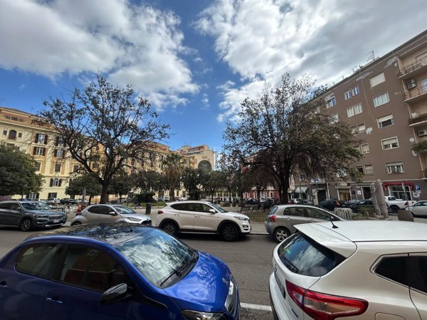 locale commerciale in vendita a Cagliari