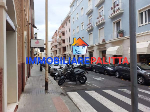 locale commerciale in vendita a Cagliari in zona Tribunale