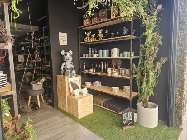 negozio in vendita a Cagliari in zona Villanova