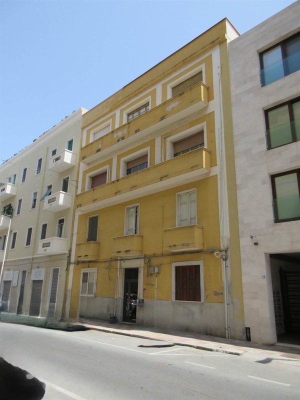 appartamento in vendita a Cagliari in zona Bonaria