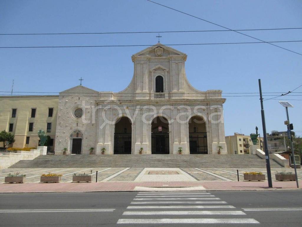 appartamento in vendita a Cagliari in zona Bonaria