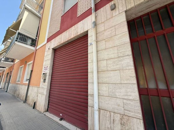 locale commerciale in vendita a Cagliari in zona Pirri