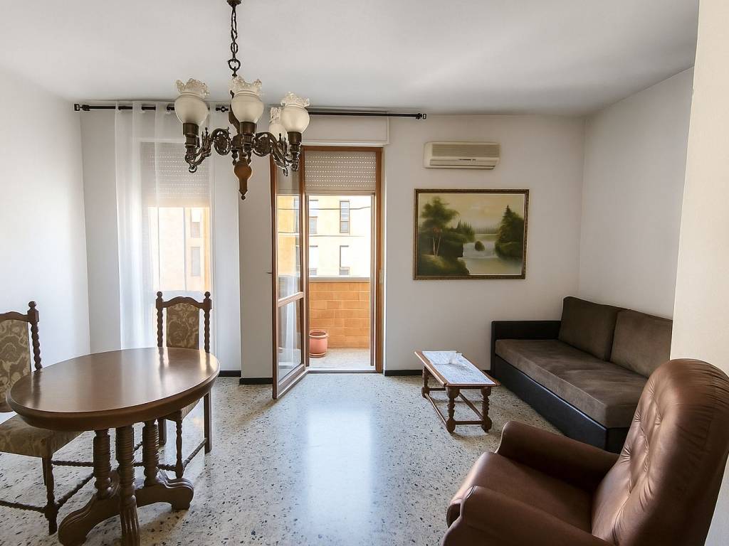 appartamento in vendita a Cagliari in zona Pirri