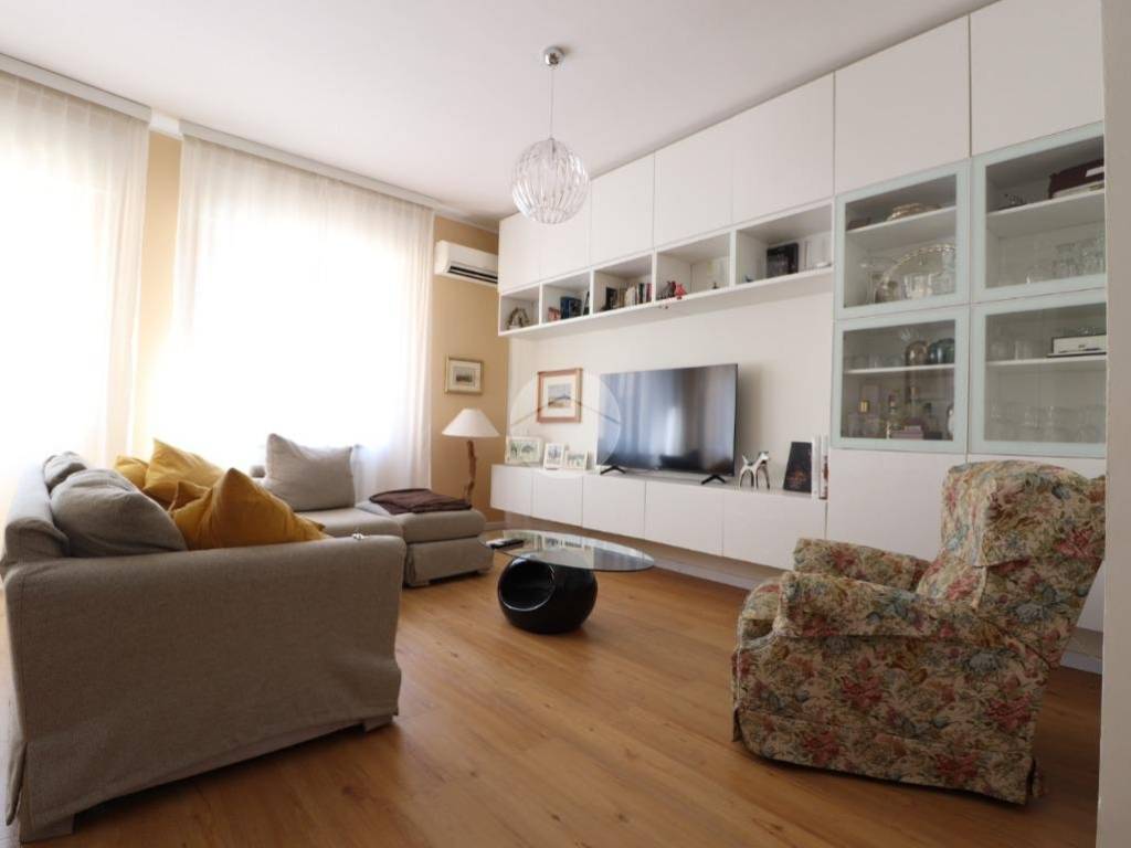 appartamento in vendita a Cagliari in zona Pirri