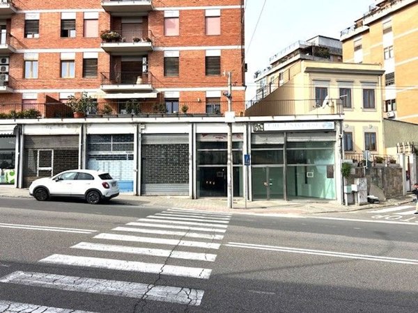 locale commerciale in vendita a Cagliari