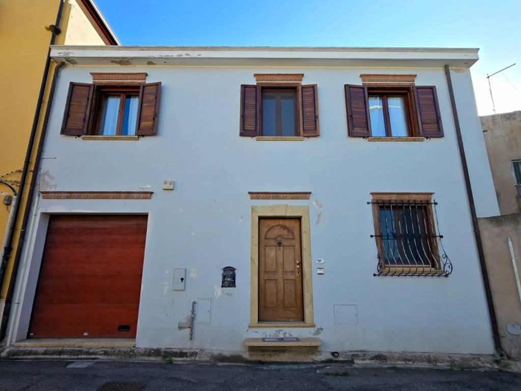 casa indipendente in vendita a Cagliari in zona Pirri