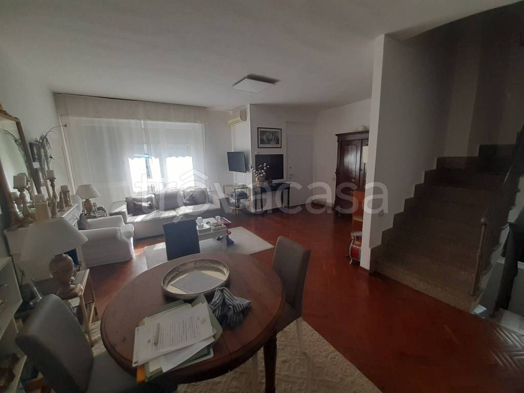 casa indipendente in vendita a Cagliari in zona Pirri