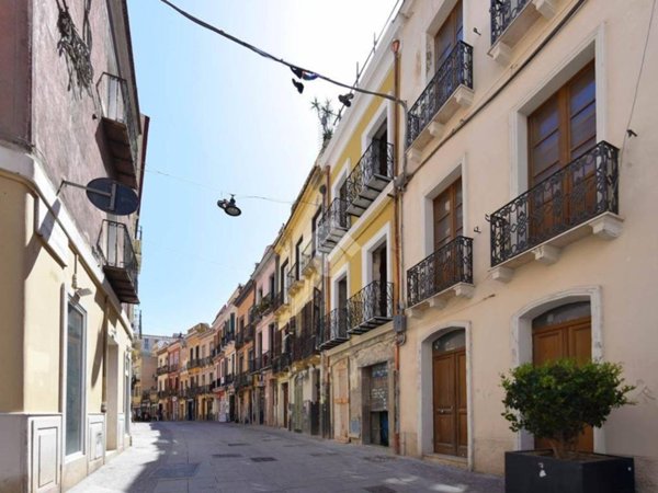 appartamento in vendita a Cagliari in zona Stampace/Punici