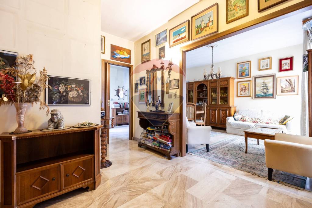 appartamento in vendita a Cagliari in zona Genneruxi