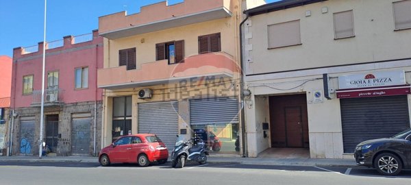 locale commerciale in vendita a Cagliari in zona Pirri