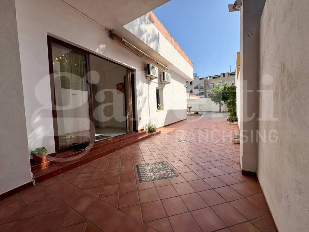 appartamento in vendita a Cagliari in zona Pirri