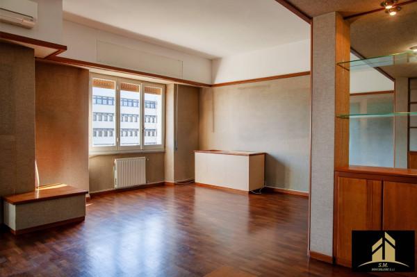 appartamento in vendita a Cagliari in zona Bonaria