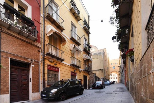 appartamento in vendita a Cagliari in zona Marina