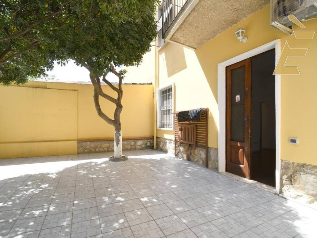 appartamento in vendita a Cagliari in zona Bonaria