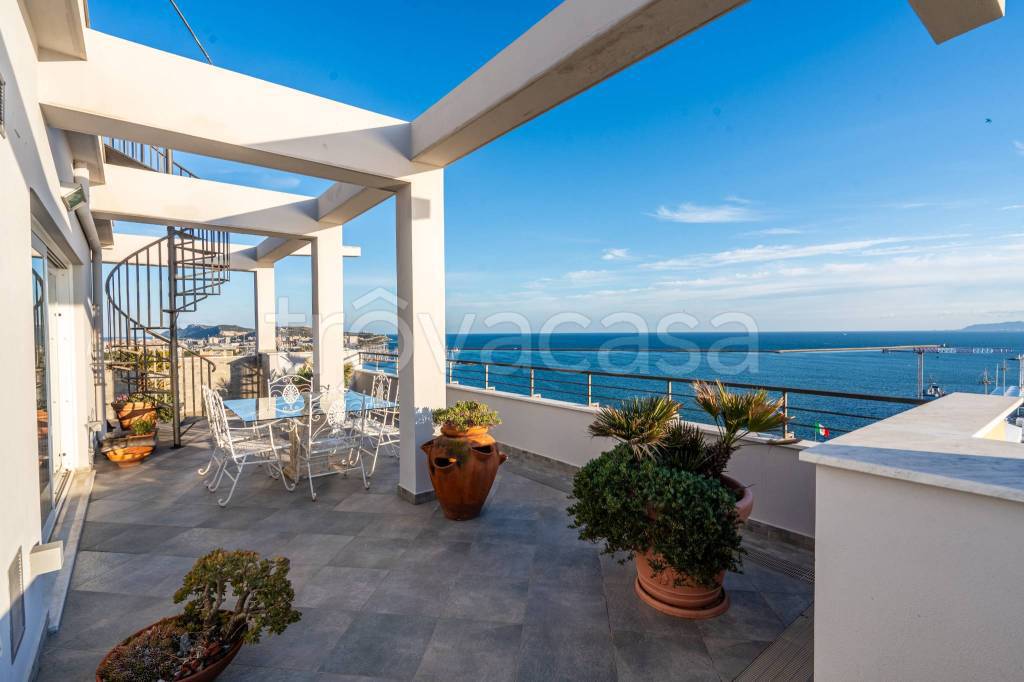 appartamento in vendita a Cagliari in zona Castello