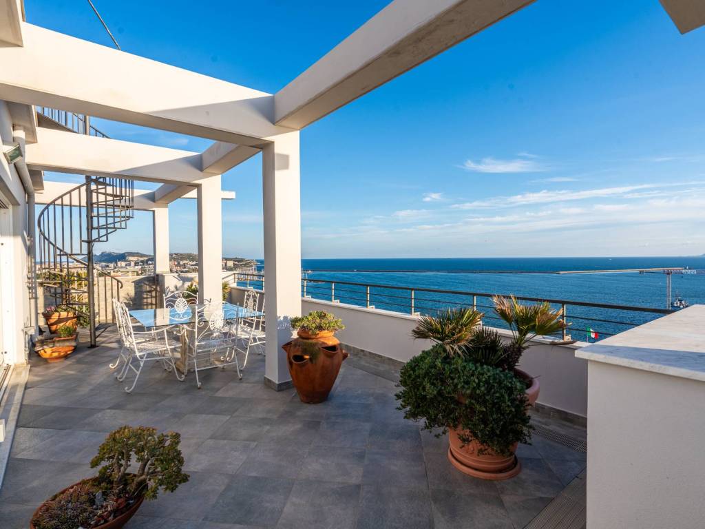 appartamento in vendita a Cagliari in zona Castello