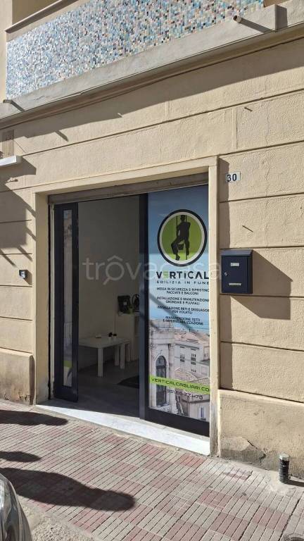 monolocale in vendita a Cagliari in zona Genneruxi