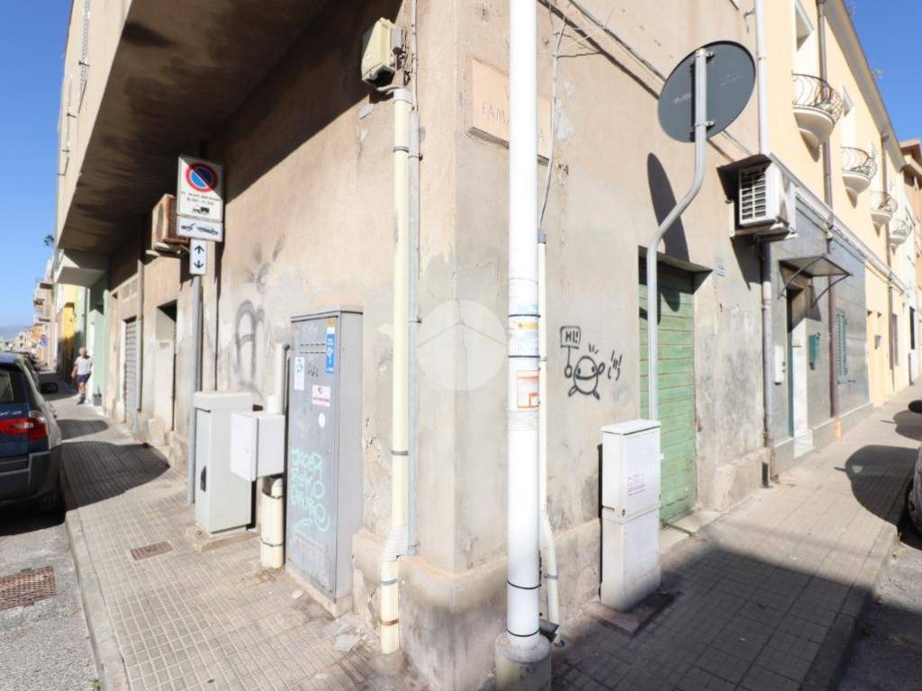 locale di sgombero in vendita a Cagliari in zona Pirri
