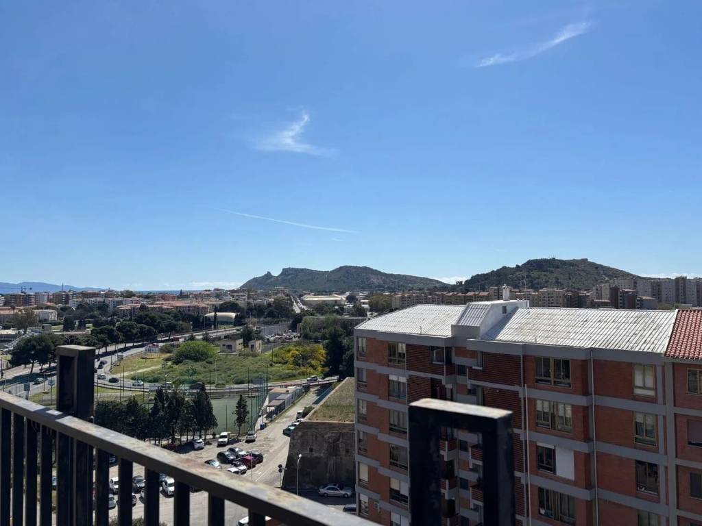 appartamento in vendita a Cagliari in zona Bonaria