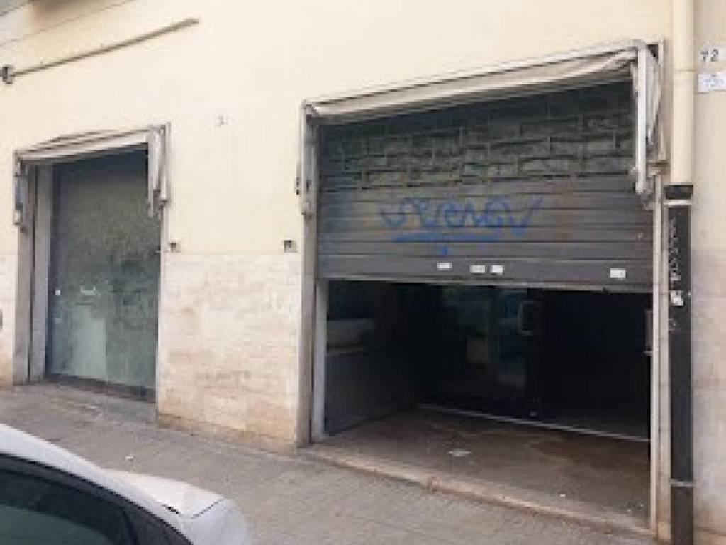 negozio in vendita a Cagliari in zona Marina
