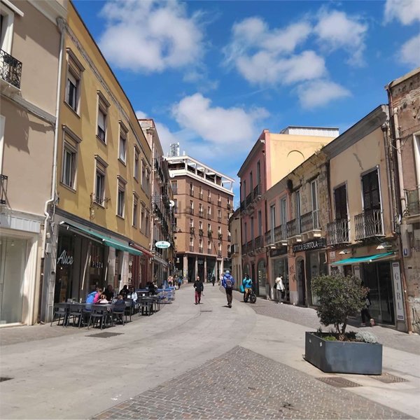 appartamento in vendita a Cagliari in zona Villanova