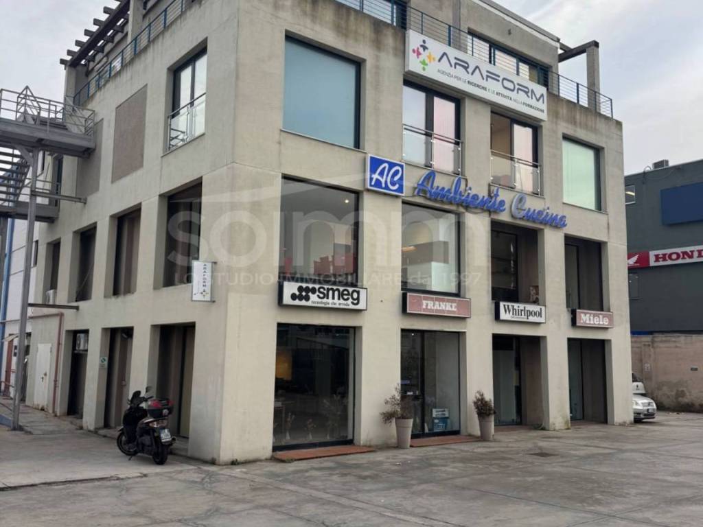 negozio in vendita a Cagliari