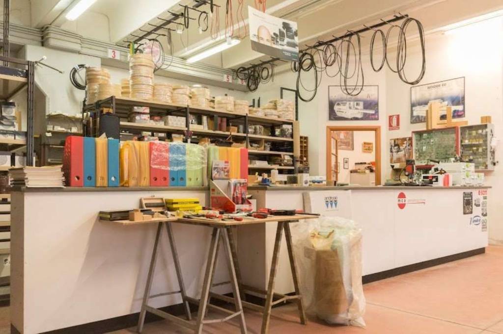 locale commerciale in vendita a Cagliari