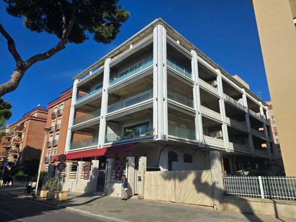 appartamento in vendita a Cagliari in zona Bonaria