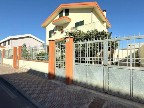 appartamento in vendita a Cagliari in zona Pirri