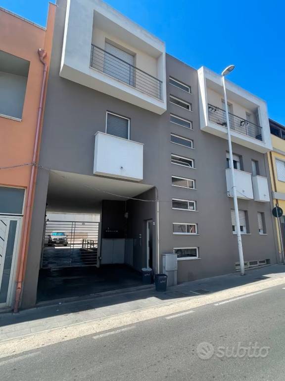 ufficio in vendita a Cagliari in zona Pirri