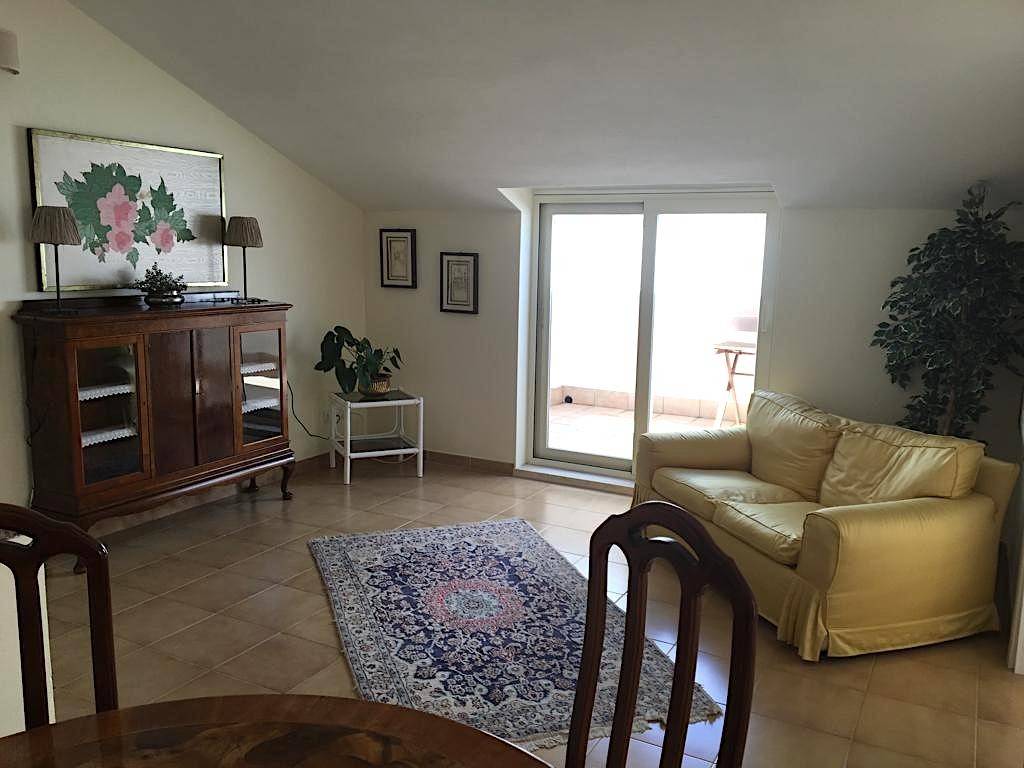 appartamento in vendita a Cagliari in zona Genneruxi