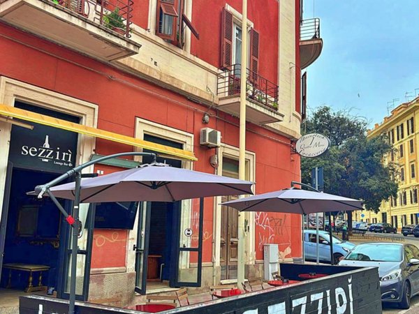 negozio in vendita a Cagliari in zona Villanova