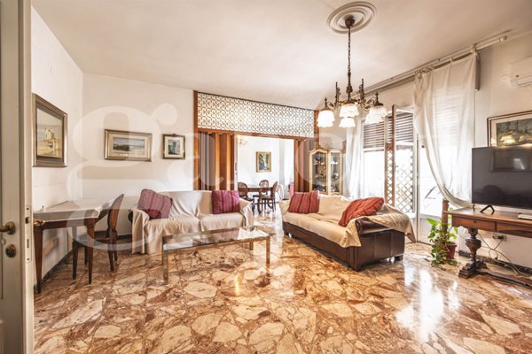 appartamento in vendita a Cagliari in zona Bonaria