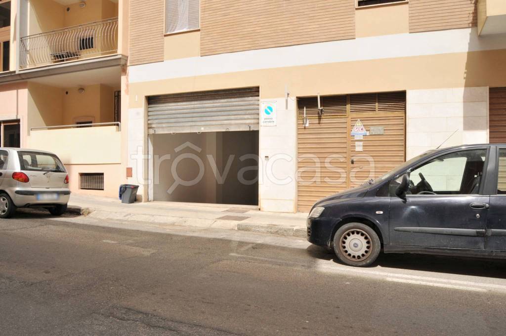 locale di sgombero in vendita a Cagliari in zona La Vega
