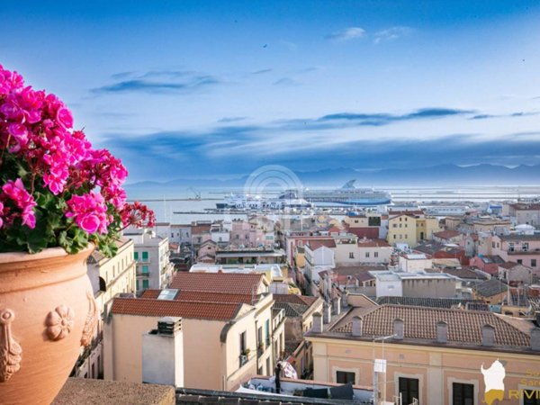 appartamento in vendita a Cagliari in zona Marina