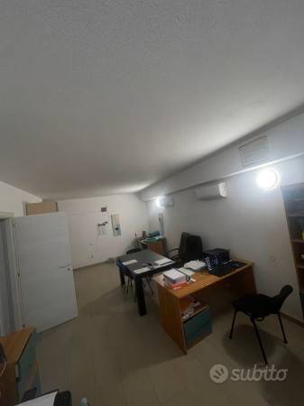 ufficio in vendita a Cagliari in zona Pirri