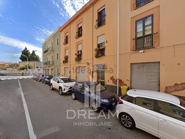 locale commerciale in vendita a Cagliari in zona Is Mirrionis/San Michele