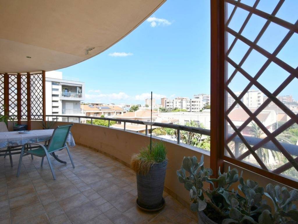 appartamento in vendita a Cagliari in zona Genneruxi