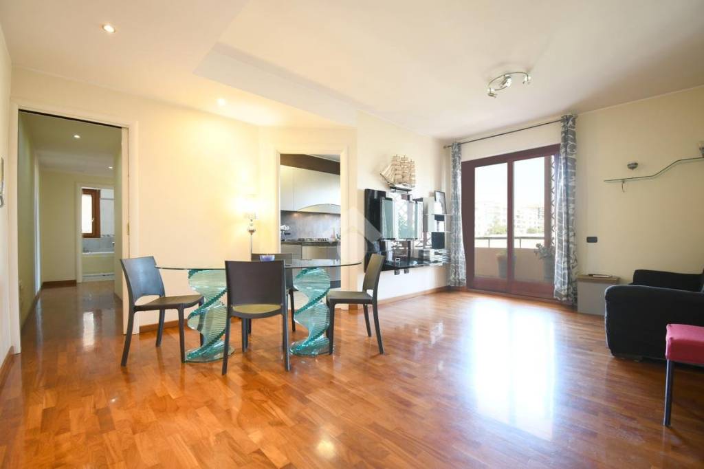 appartamento in vendita a Cagliari in zona Genneruxi