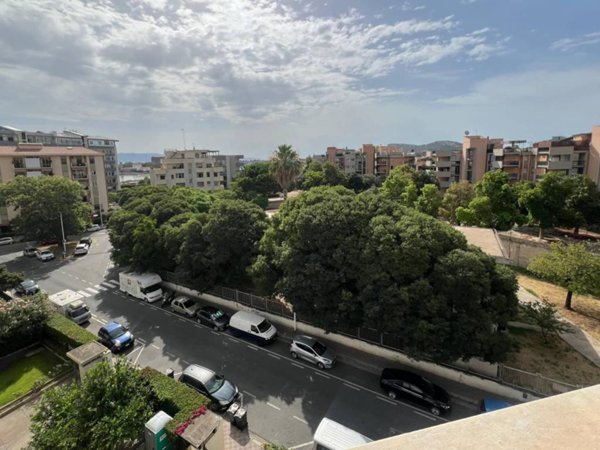 appartamento in vendita a Cagliari in zona Bonaria