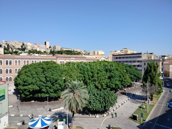 appartamento in vendita a Cagliari in zona Villanova