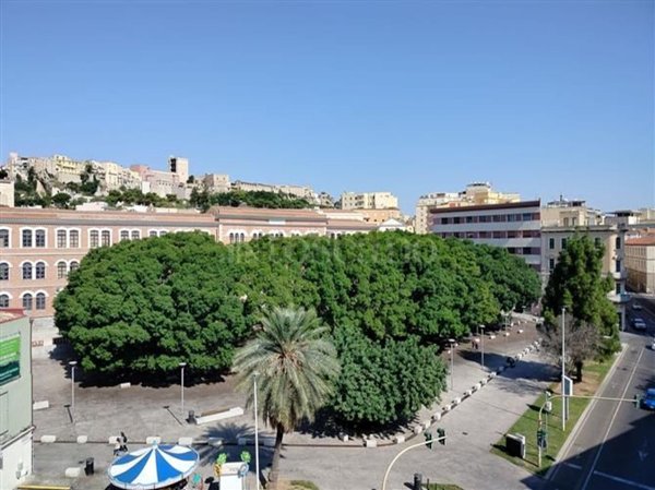 appartamento in vendita a Cagliari in zona Villanova
