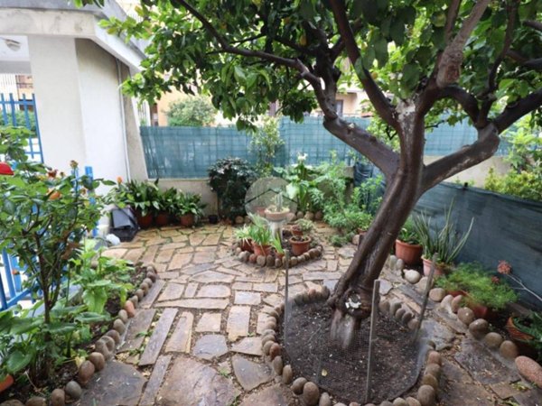 appartamento in vendita a Cagliari in zona Pirri