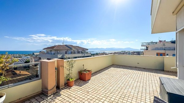appartamento in vendita a Cagliari in zona Bonaria